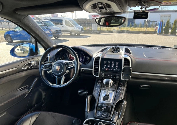 Porsche Cayenne cena 239000 przebieg: 150000, rok produkcji 2017 z Koszalin małe 301